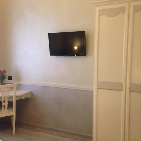 Hotel Lux *